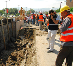 Göçük altında kalan işçiler kurtarıldı