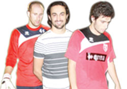 Tahta açıldı üç oyuncu imzaladı