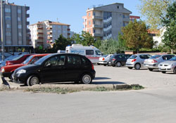 Otopark mı, yol mu?