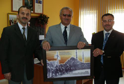 Başkandan destan hediyesi