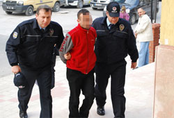 Silah ve uyuşturucuyla yakalandı