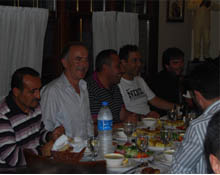 Dostlar iftar yemeğinde buluştu