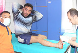 Bıçaklı saldırısına uğradı