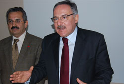 "CHP Kur'an dağıttı" diye kapatılamaz