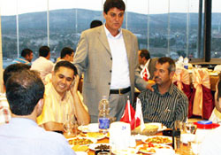 Bürokratlara iftar yemeği