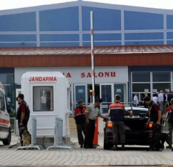 Bu Kez de Cezaevi Çatısı Çöktü!