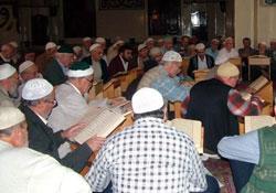 58 Camide mukabele okunuyor