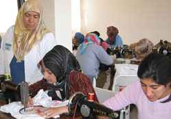 Genç kızlar iş sahibi oluyor