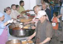 Her gün 850 Kişiye iftar veriliyor