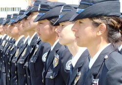 Polislerin icraatlarına puan veriliyor