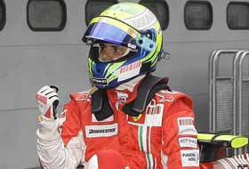 Sepang'da ilk çizgi Ferrari'nin