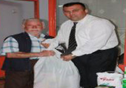 Dernek Üyelerine gıda yardımı