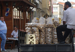 Pazarcı vatandaşları çileden çıkarttı