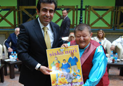 Yaşlılar ile bayramlaştı