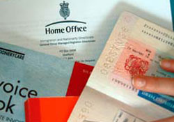 Türkler vize duvarlarını yıkıyor