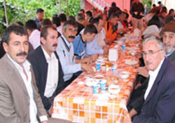 Bayramda köyde olmak vardı!