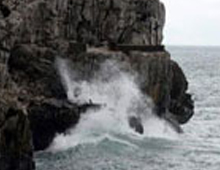 Karadeniz'de 3 metrelik dalgalar