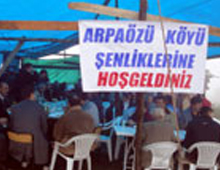 Kavgalı köylüler şenlikte barıştı