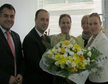 Coşkuner'den Kadın Kolları ziyareti