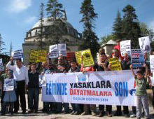 Eğitimde örtülü kısıtlamaya tepki