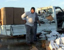 Medical ürünlerini taşıyan bir araç yandı