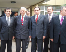 Bakan Demir, kurumları gezdi