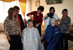 Yaşlılara güzellik bakımı