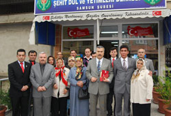 Siyasiler Rotary yemeklerinden ayrılamıyor