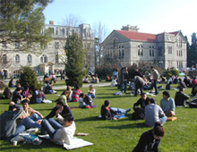 Üniversite gençliği bursla yaşıyor