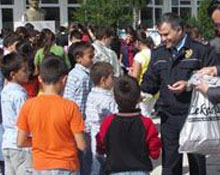 Öğrencilere polislik dersi