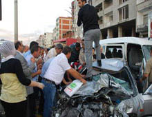 Otomobil minibüse çarptı: 6 yaralı