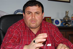 Sevinçleri kursaklarında kaldı