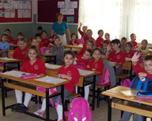 Minik öğrencilerin okuma sevinci