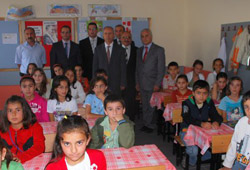 Sydv'den muhtaç öğrenciler için kurs