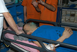 Evdeki yabancı bıçakladı