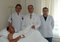 Kopan kol başarıyla yerine dikildi