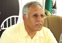 HÜSEYİN KALPAR İMZALIYOR