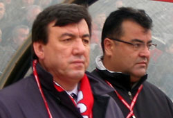 Hocalar "Simit" kurbanı
