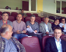 Kalpar tribünden izledi