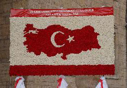 6 bin karanfilden Türkiye haritası