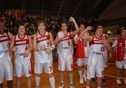 HAYDİ KIZLAR 'TİTRETİN' AVRUPAYI