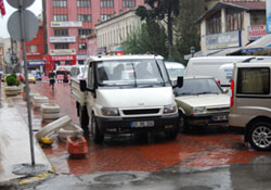 Durağı süs betonlarıyla kapattılar