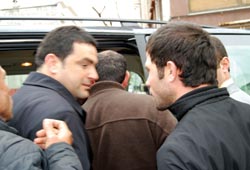 "Çay ocağımı kapattın bana iş bul Başkan!"