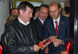 Kurdeleyi Pamukoğlu kesti