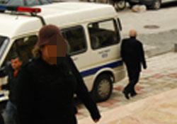 Hırsızı elleriyle teslim etti