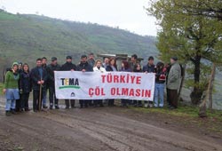 Karaperçin'de fidan şenliği