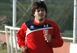 Caner takıma katıldı