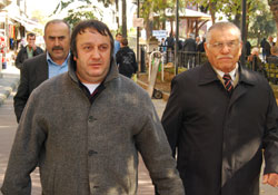 Ozan Arif'i yalnız bırakmadılar