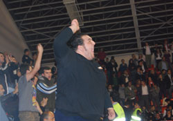 Hakemler saçbaş yoldurdu