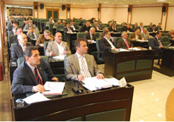 Meclis "yemeyi" bıraksın